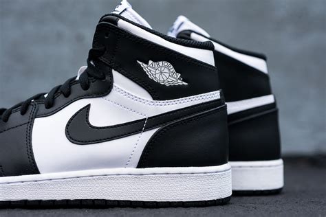 nike air jordan 1 retro high schwarz weiß|nike jordan 1 low.